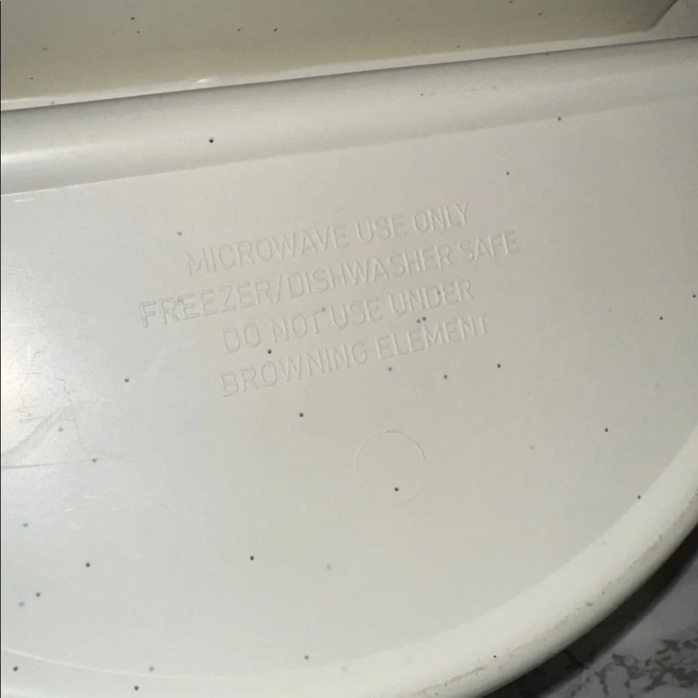 Vintage microwave plates